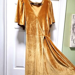 BalticBorn Meghan Velvet Wrap Maxi Dress in Golden Hour size L